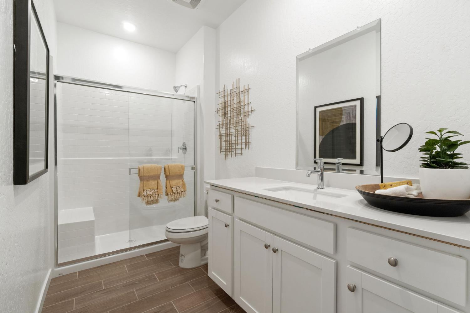 878 Traverse Dr S, Madera, CA 93636