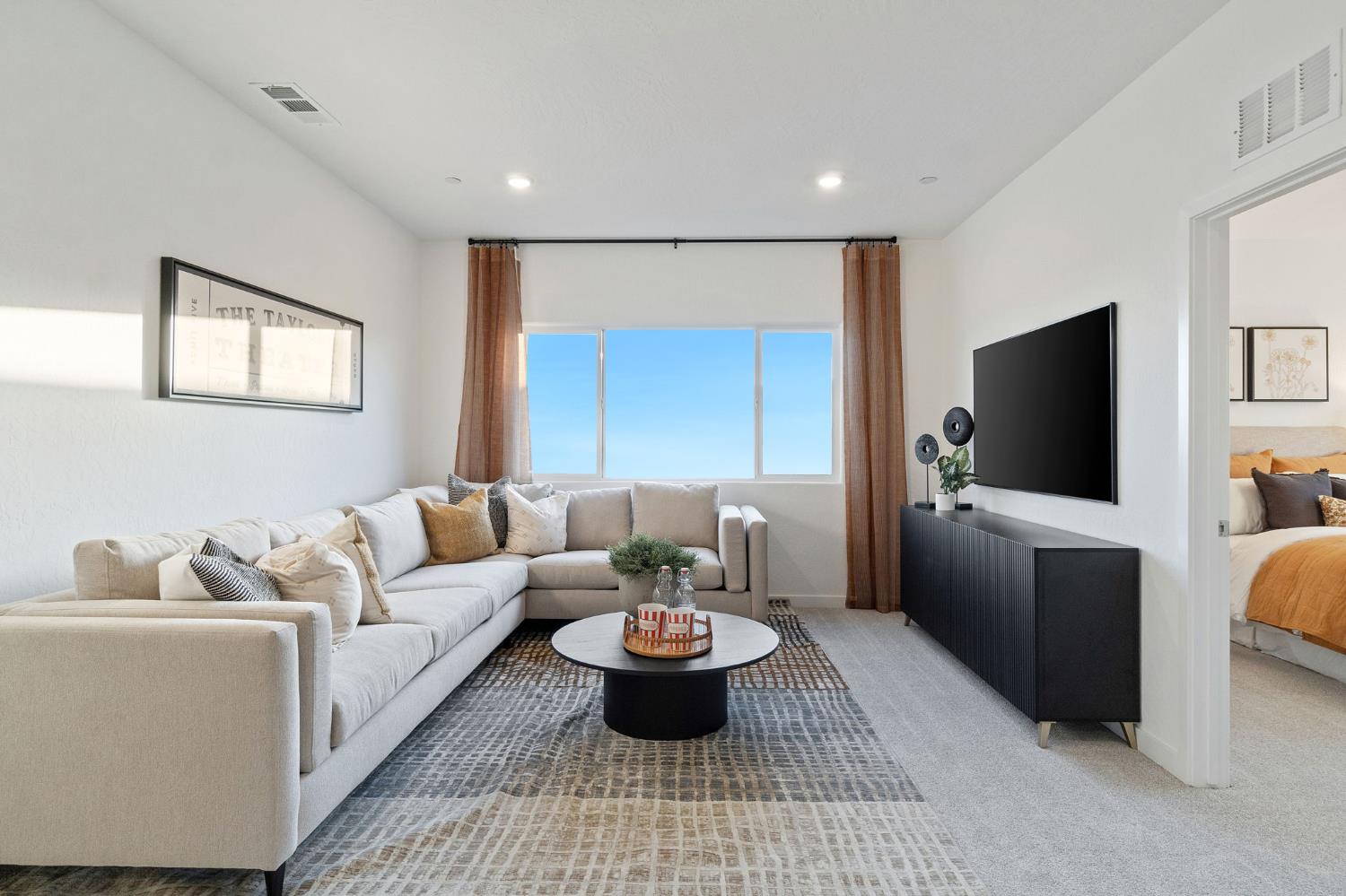 878 Traverse Dr S, Madera, CA 93636