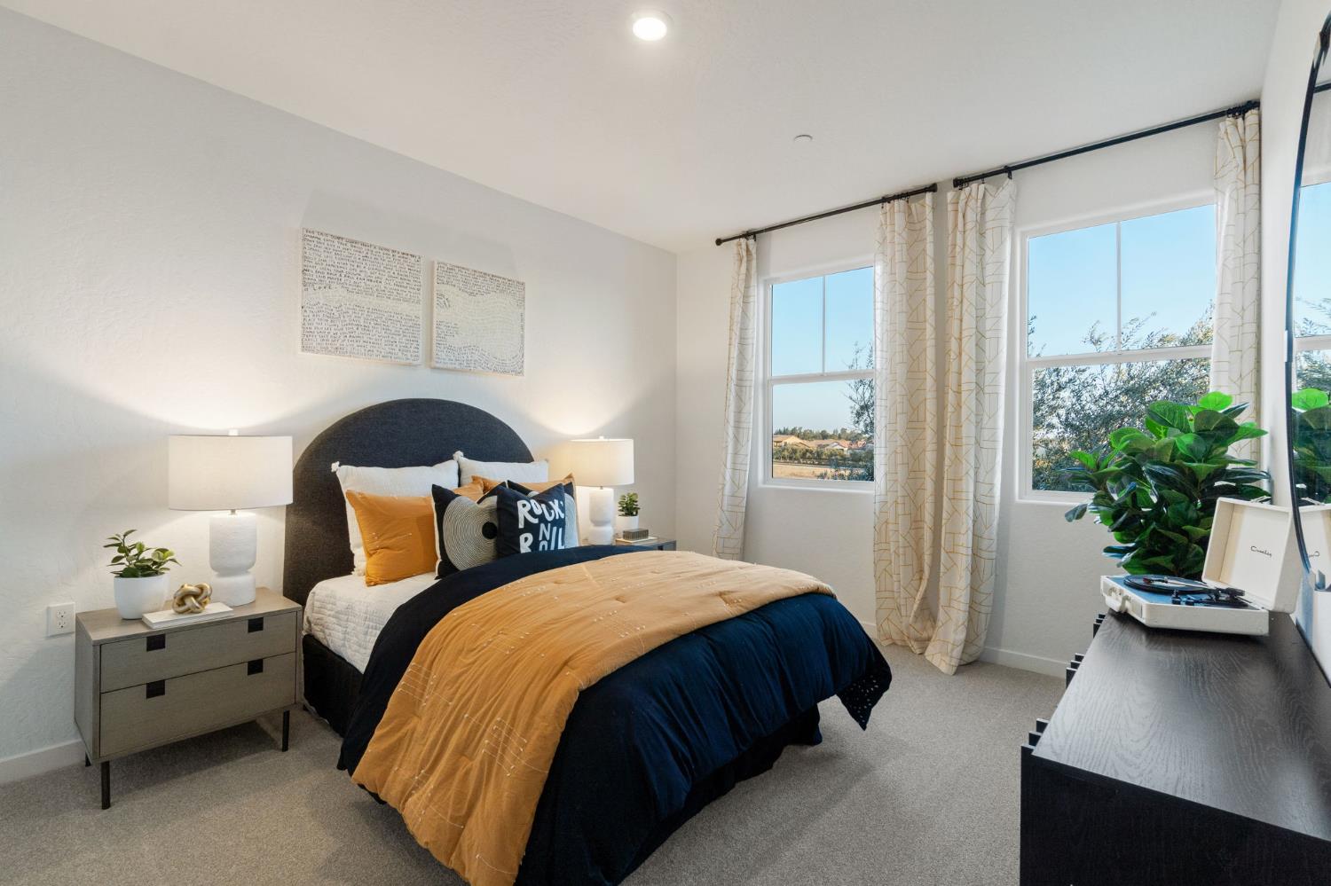 878 Traverse Dr S, Madera, CA 93636