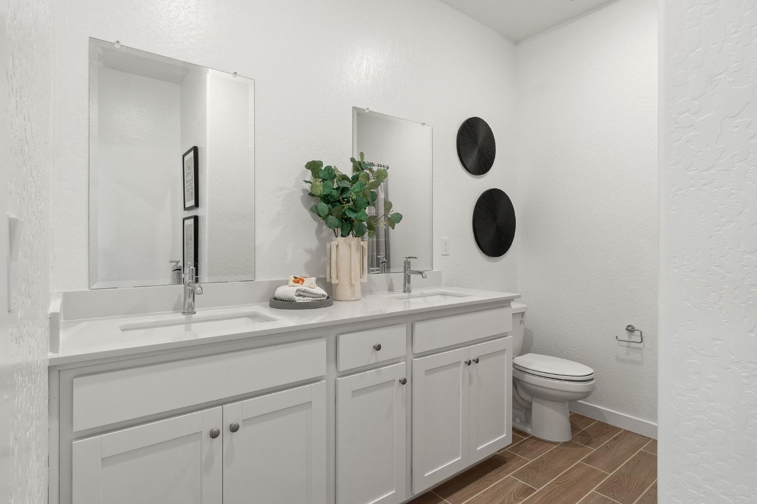 878 Traverse Dr S, Madera, CA 93636