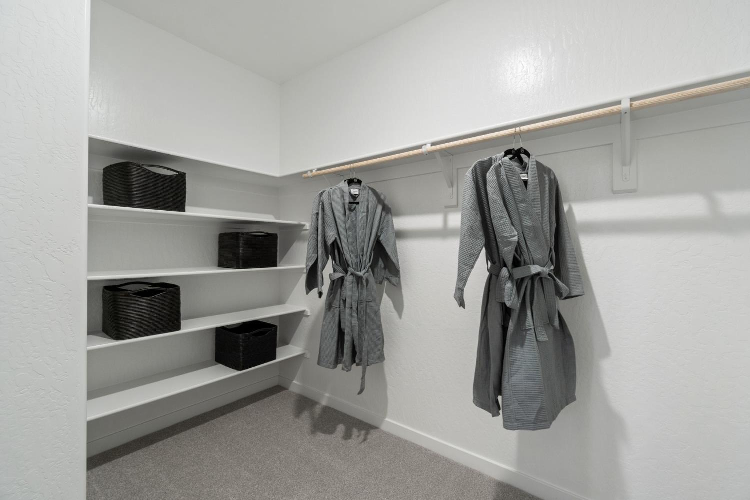 878 Traverse Dr S, Madera, CA 93636