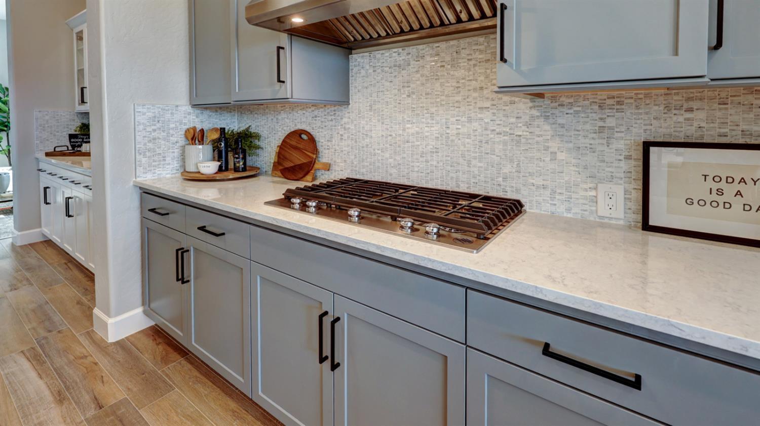 1124 Sophie Dr W, Madera, CA 93636