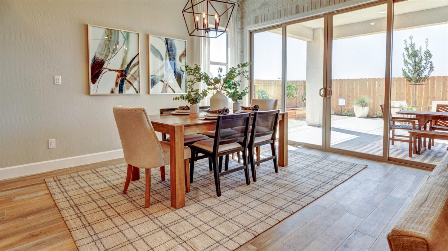 1124 Sophie Dr W, Madera, CA 93636