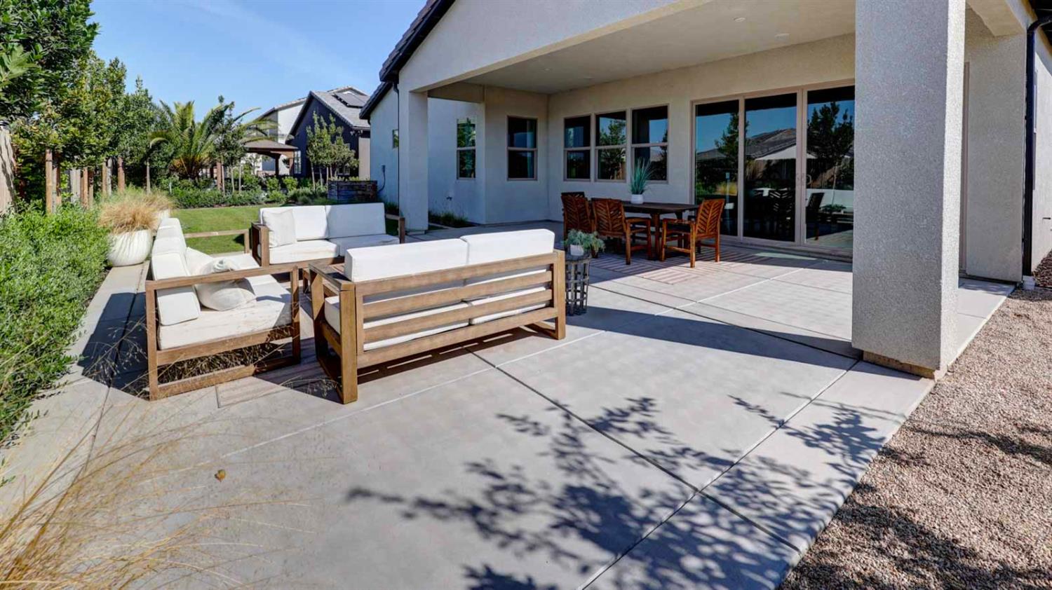 1124 Sophie Dr W, Madera, CA 93636