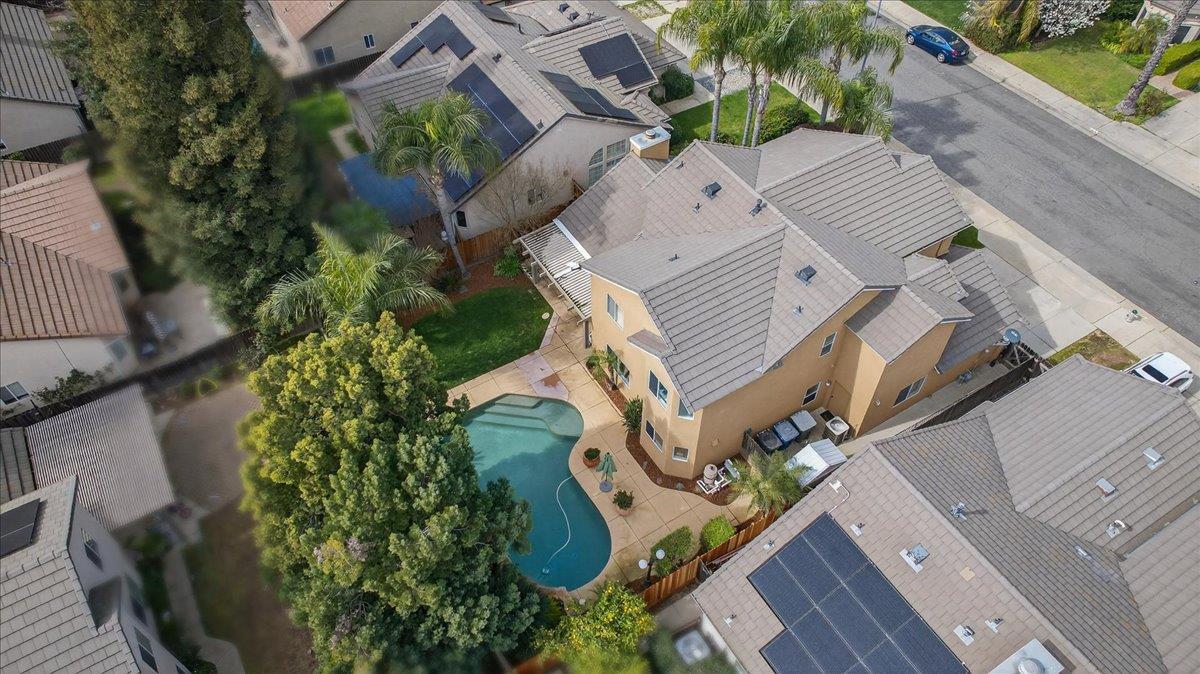 2885 E Ryan Ln, Fresno, CA 93720