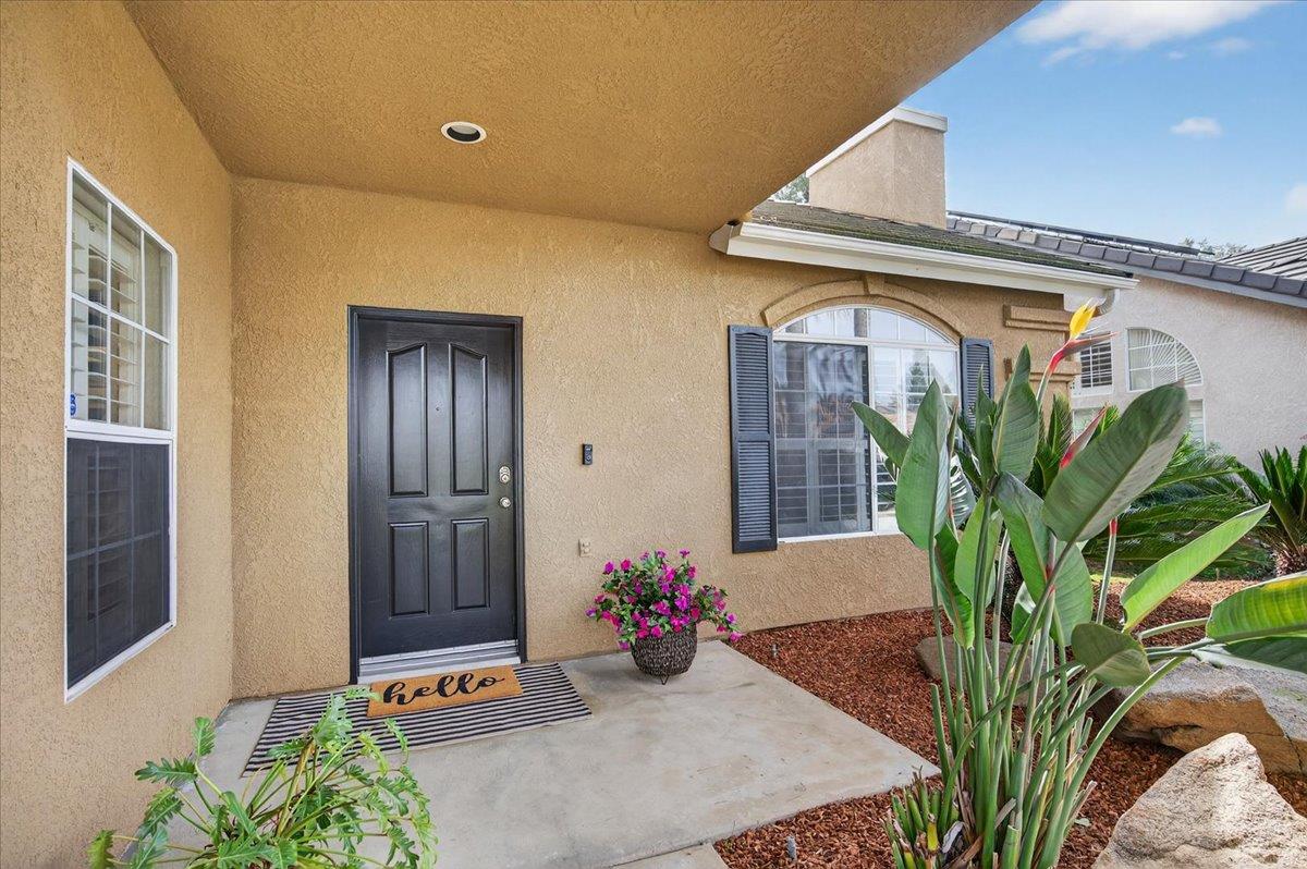 2885 E Ryan Ln, Fresno, CA 93720