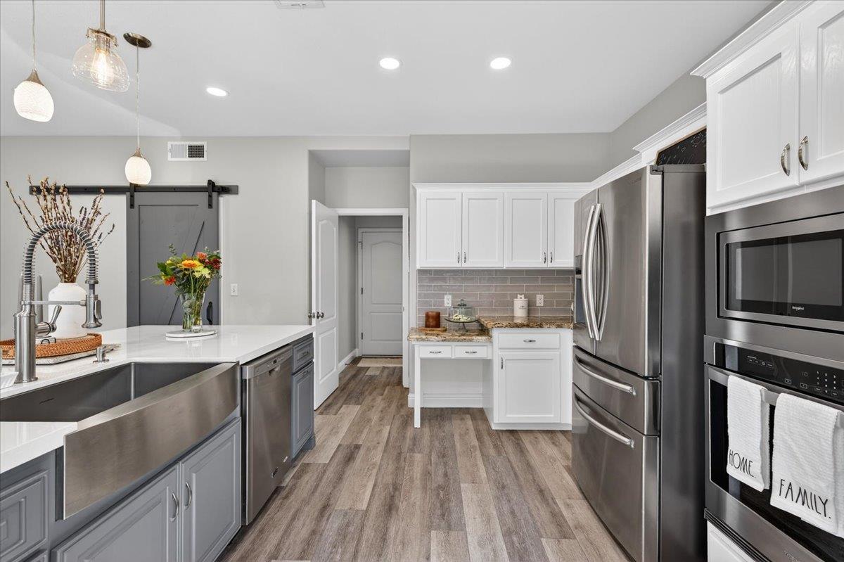 2885 E Ryan Ln, Fresno, CA 93720