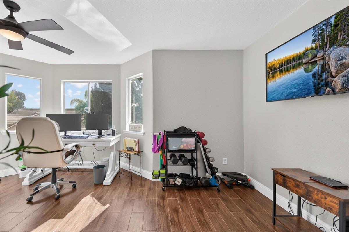 2885 E Ryan Ln, Fresno, CA 93720