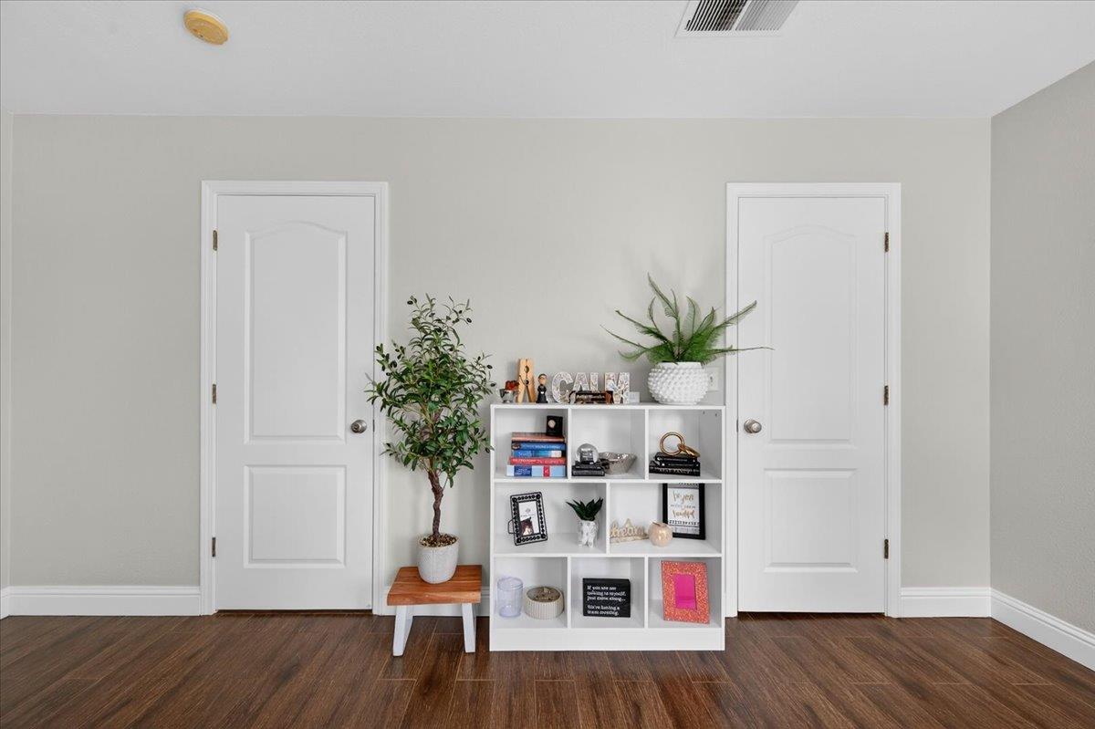 2885 E Ryan Ln, Fresno, CA 93720