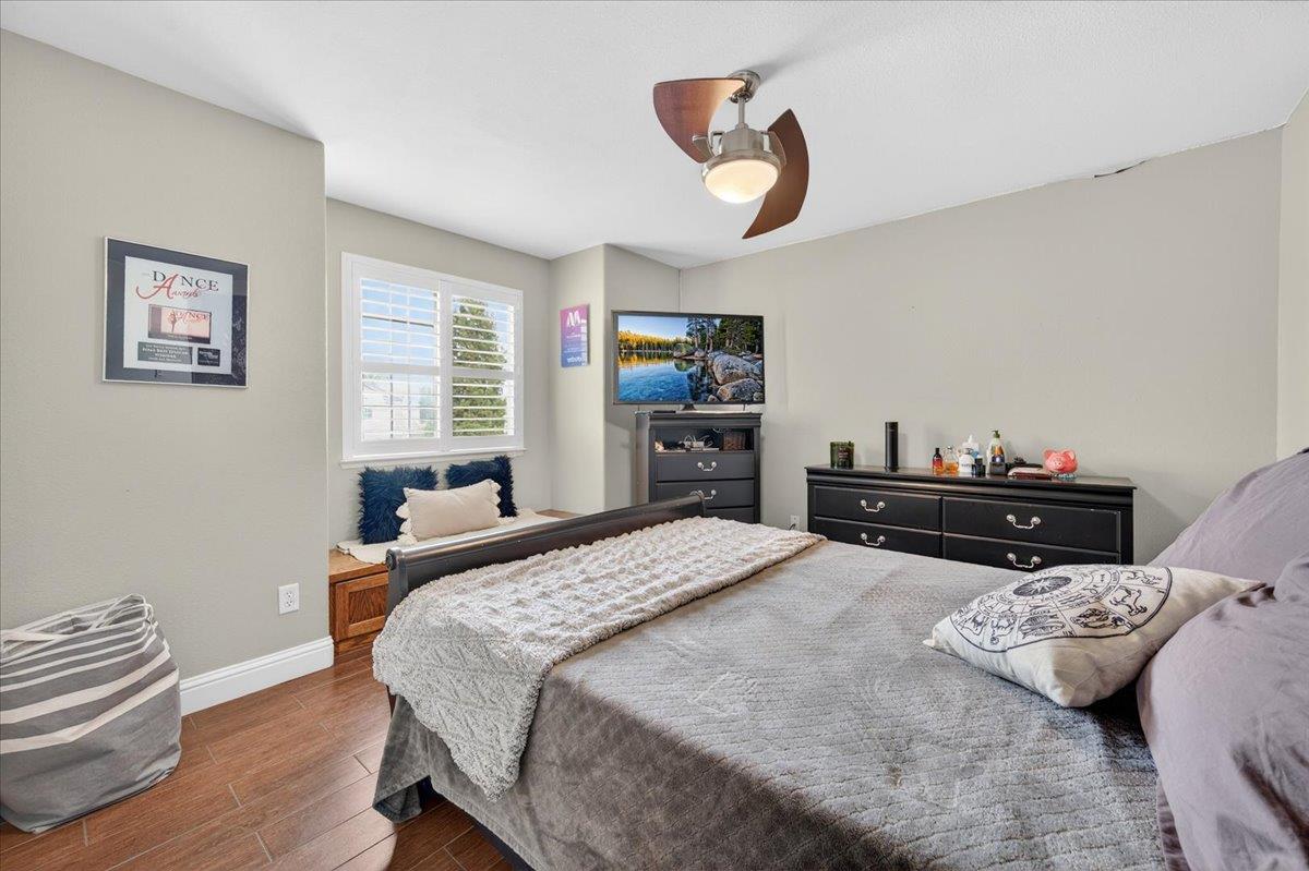 2885 E Ryan Ln, Fresno, CA 93720