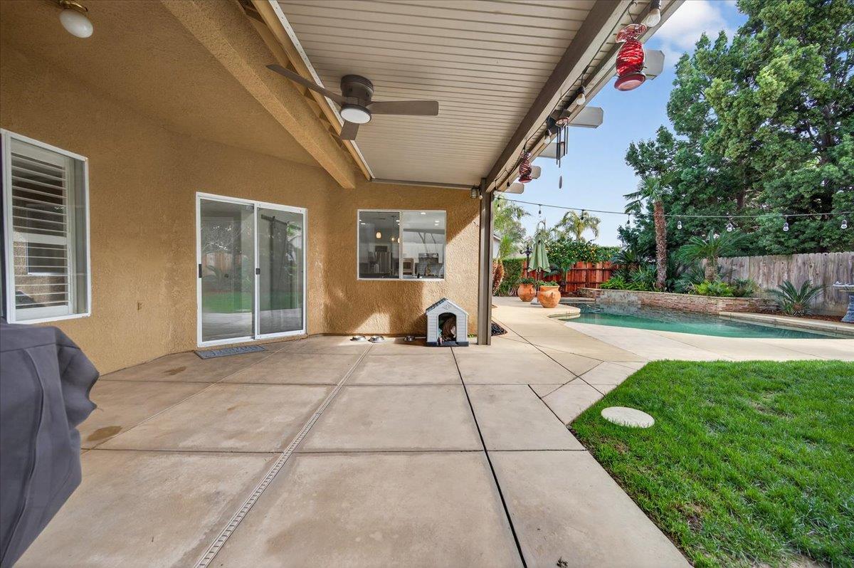 2885 E Ryan Ln, Fresno, CA 93720