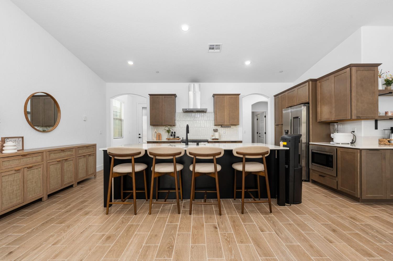 1098 Granite Dr W, Madera, CA 93636