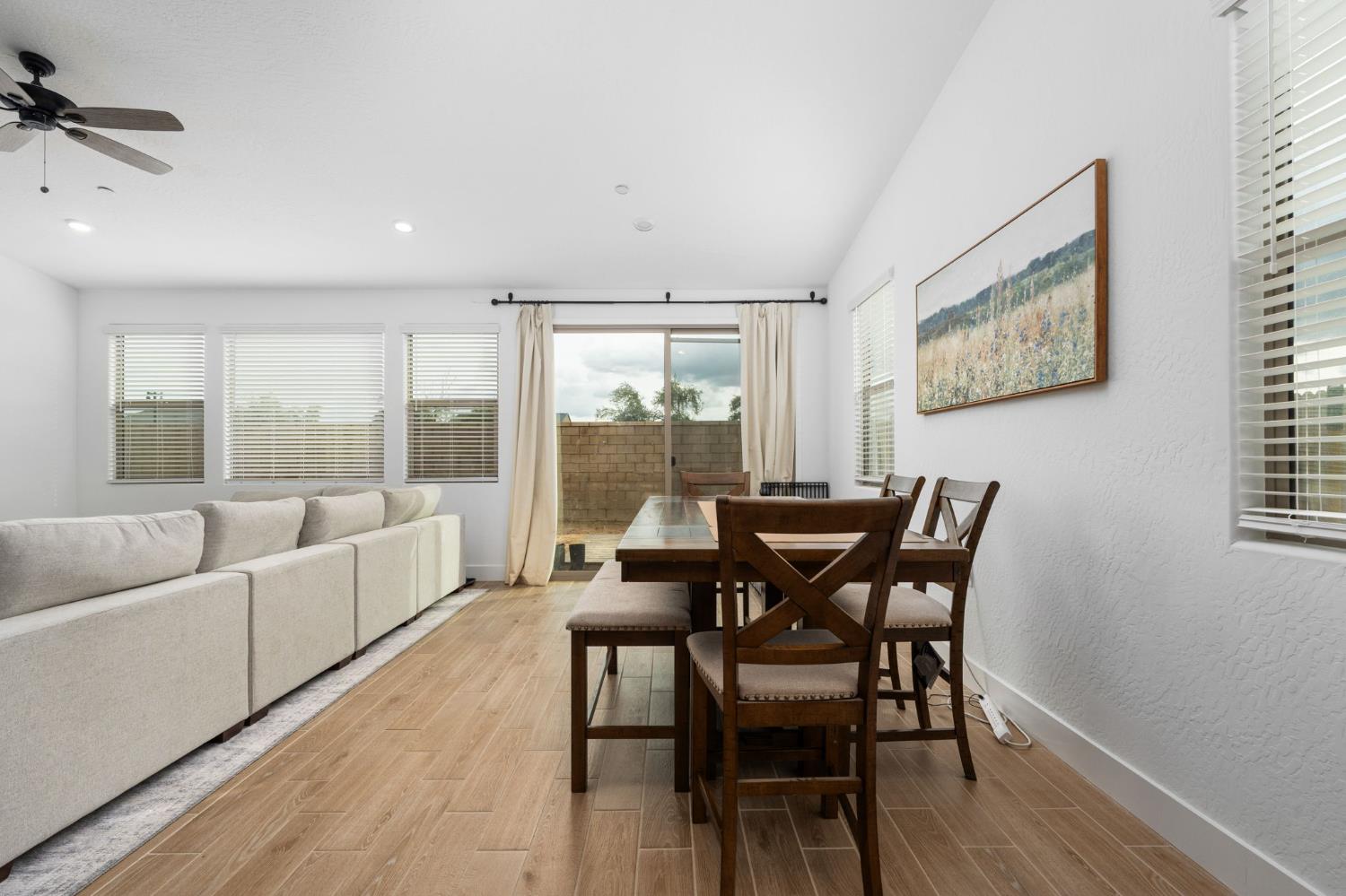 1098 Granite Dr W, Madera, CA 93636