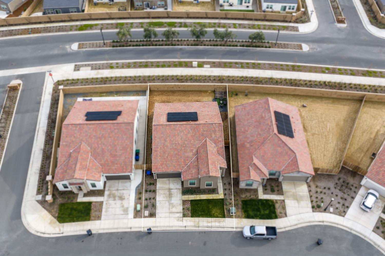 1098 Granite Dr W, Madera, CA 93636