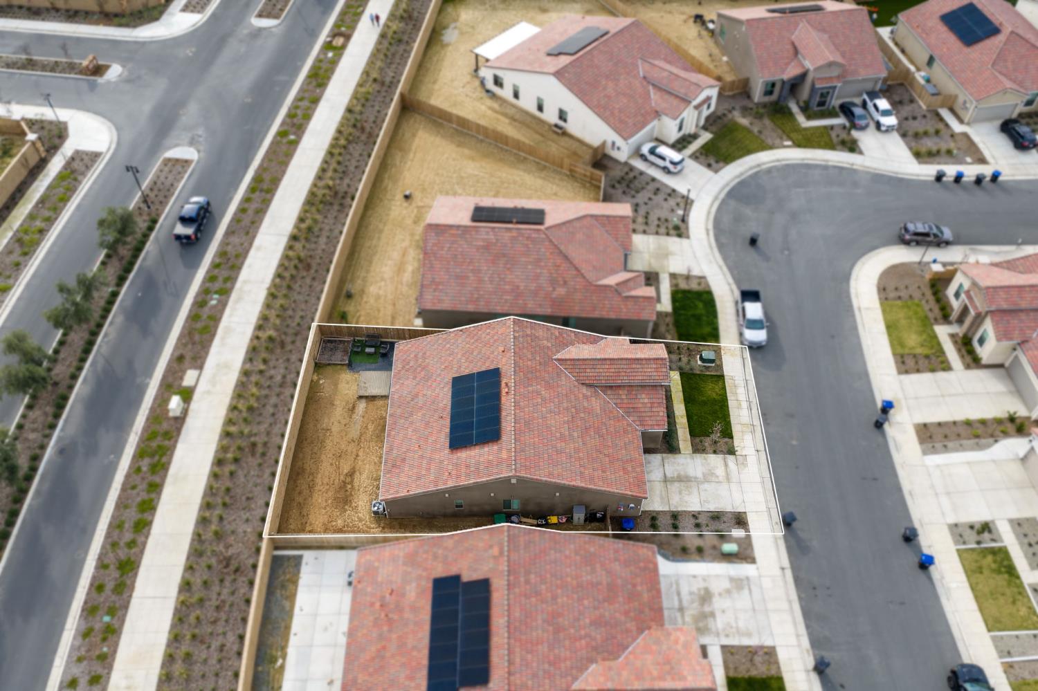 1098 Granite Dr W, Madera, CA 93636