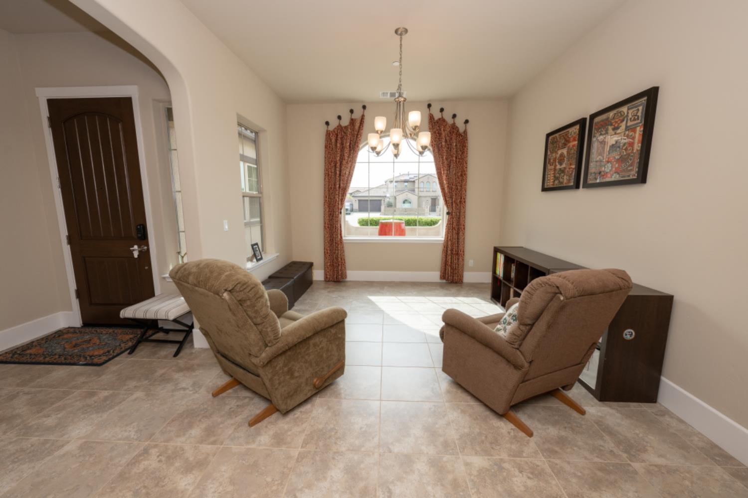 3205 Lexington Ave, Clovis, CA 93619