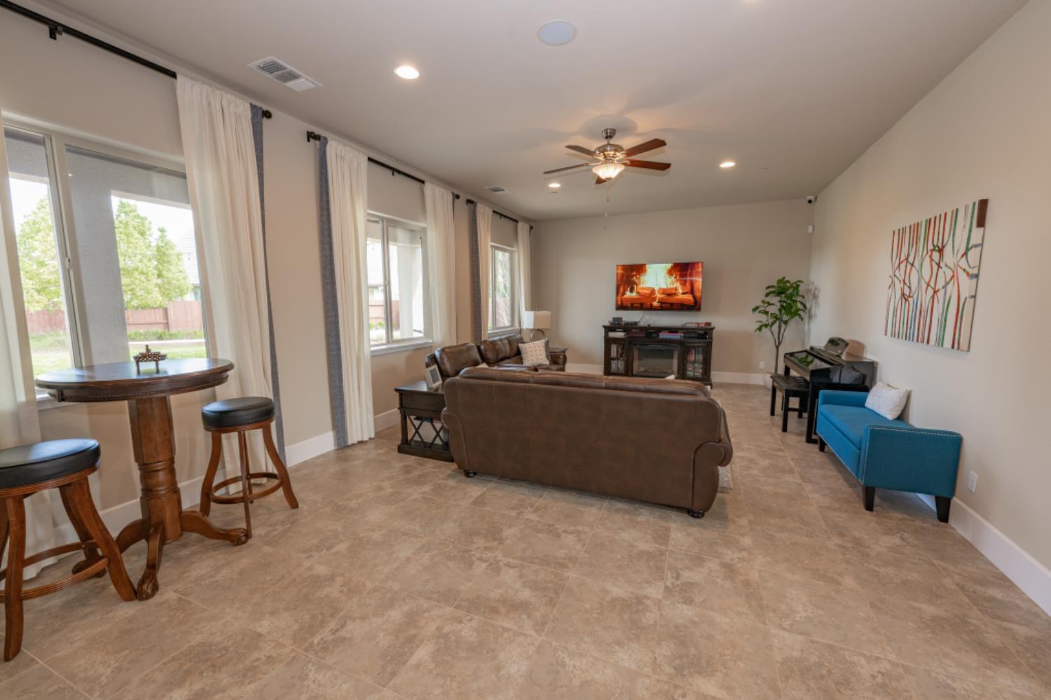 3205 Lexington Ave, Clovis, CA 93619