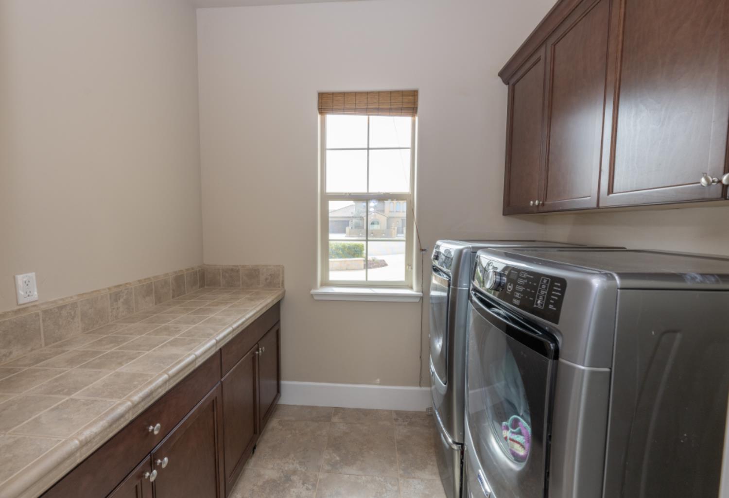 3205 Lexington Ave, Clovis, CA 93619