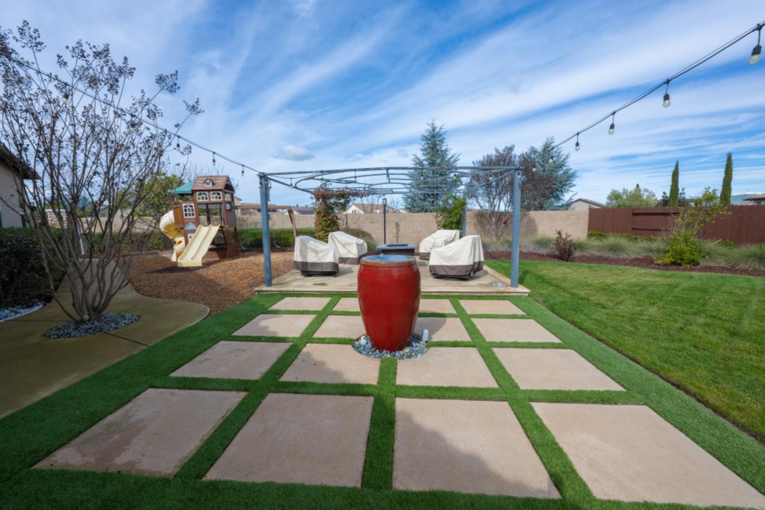 3205 Lexington Ave, Clovis, CA 93619