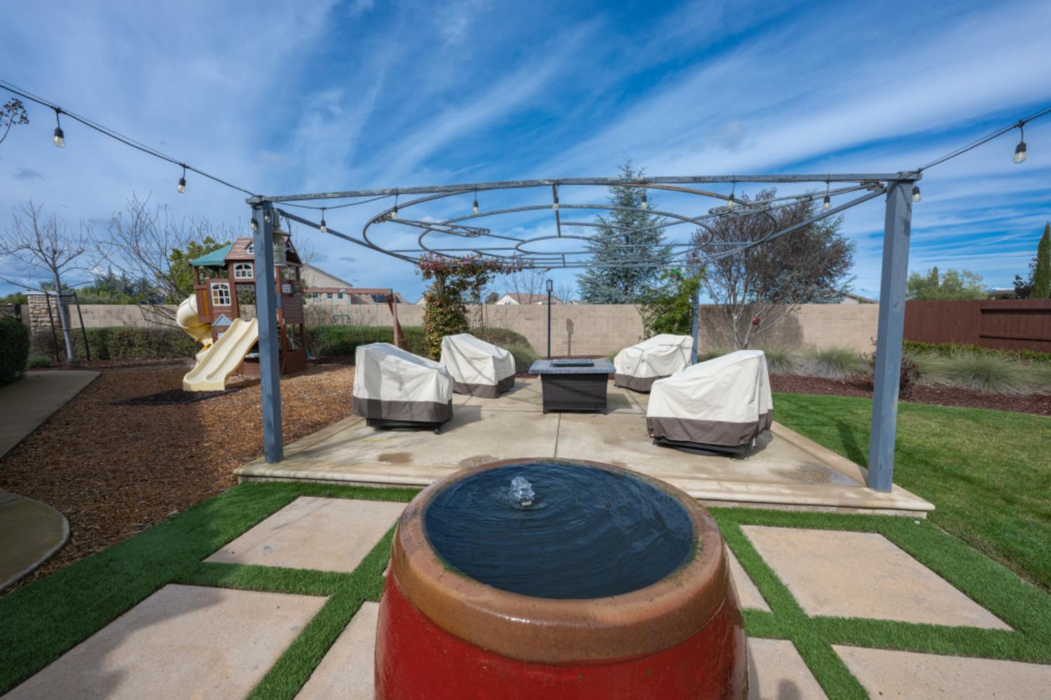 3205 Lexington Ave, Clovis, CA 93619