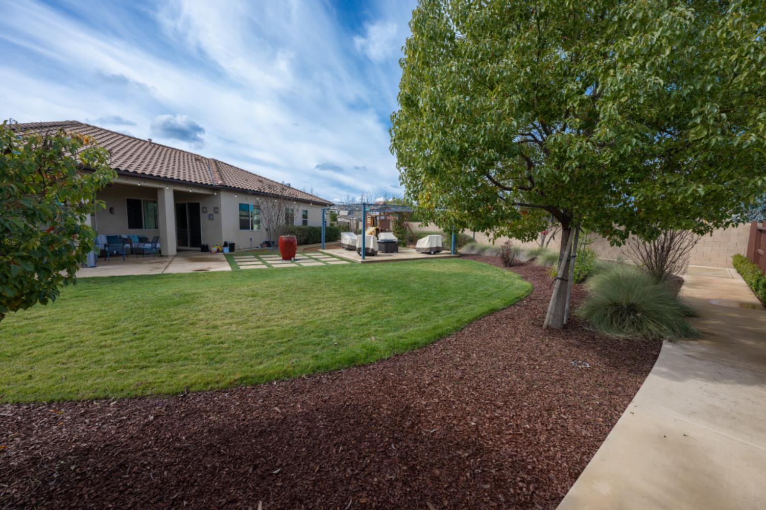 3205 Lexington Ave, Clovis, CA 93619