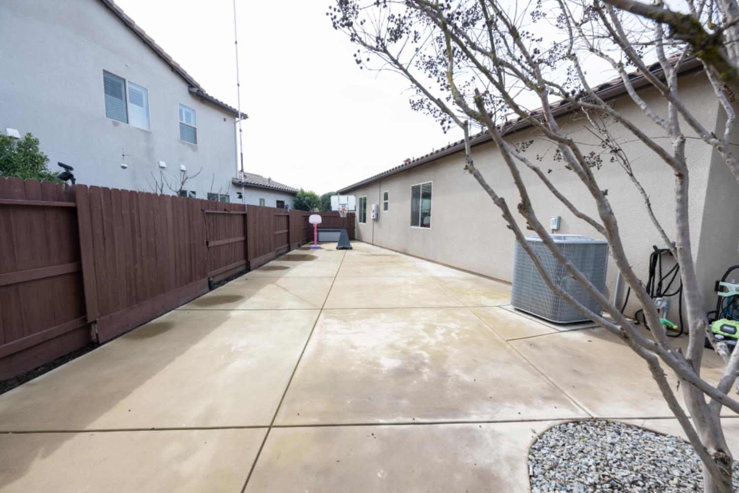 3205 Lexington Ave, Clovis, CA 93619