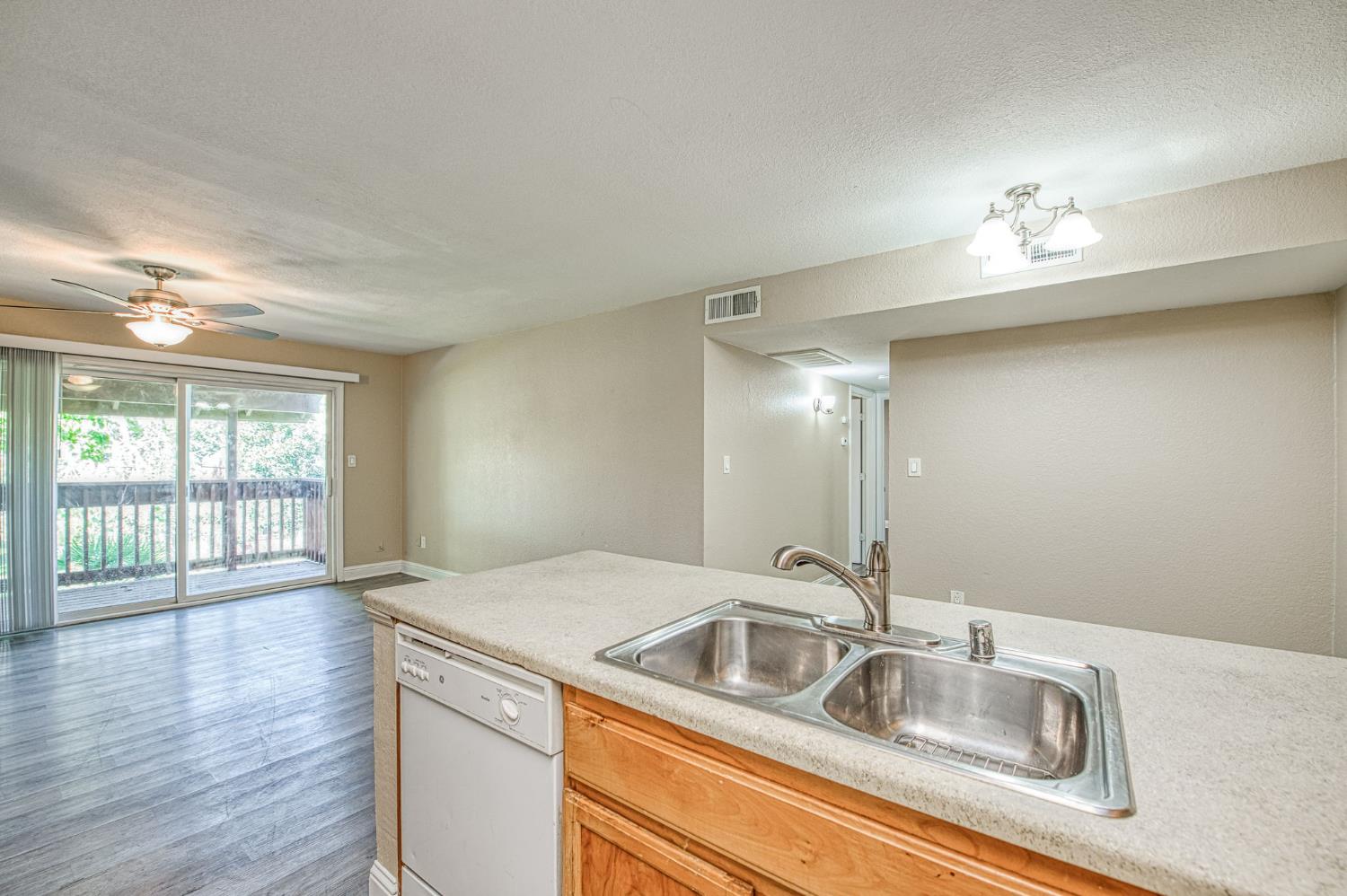 2881 Huntington Blvd #262, Fresno, CA 93721