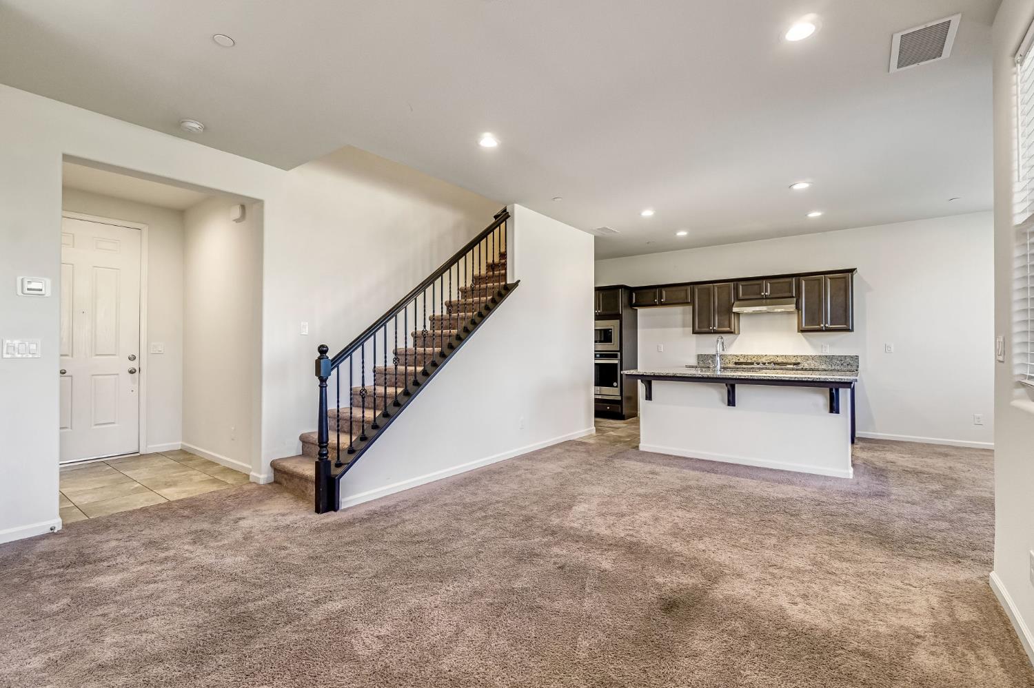 5468 W Santa Barbara Dr, Fresno, CA 93722