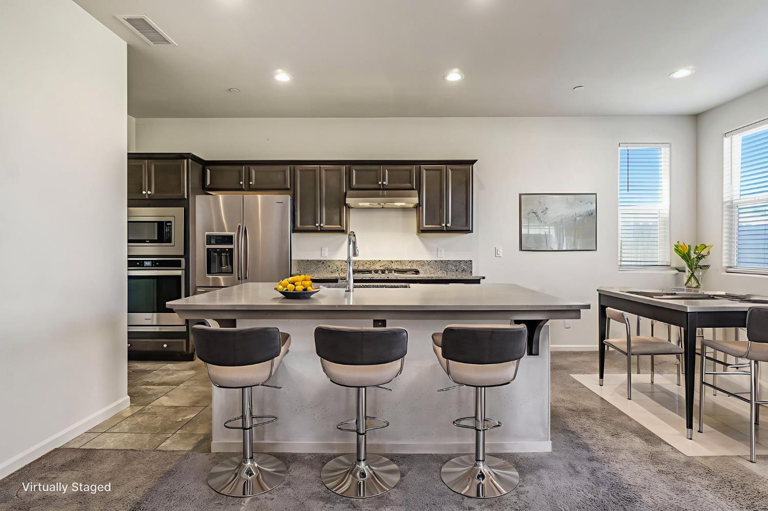 5468 W Santa Barbara Dr, Fresno, CA 93722