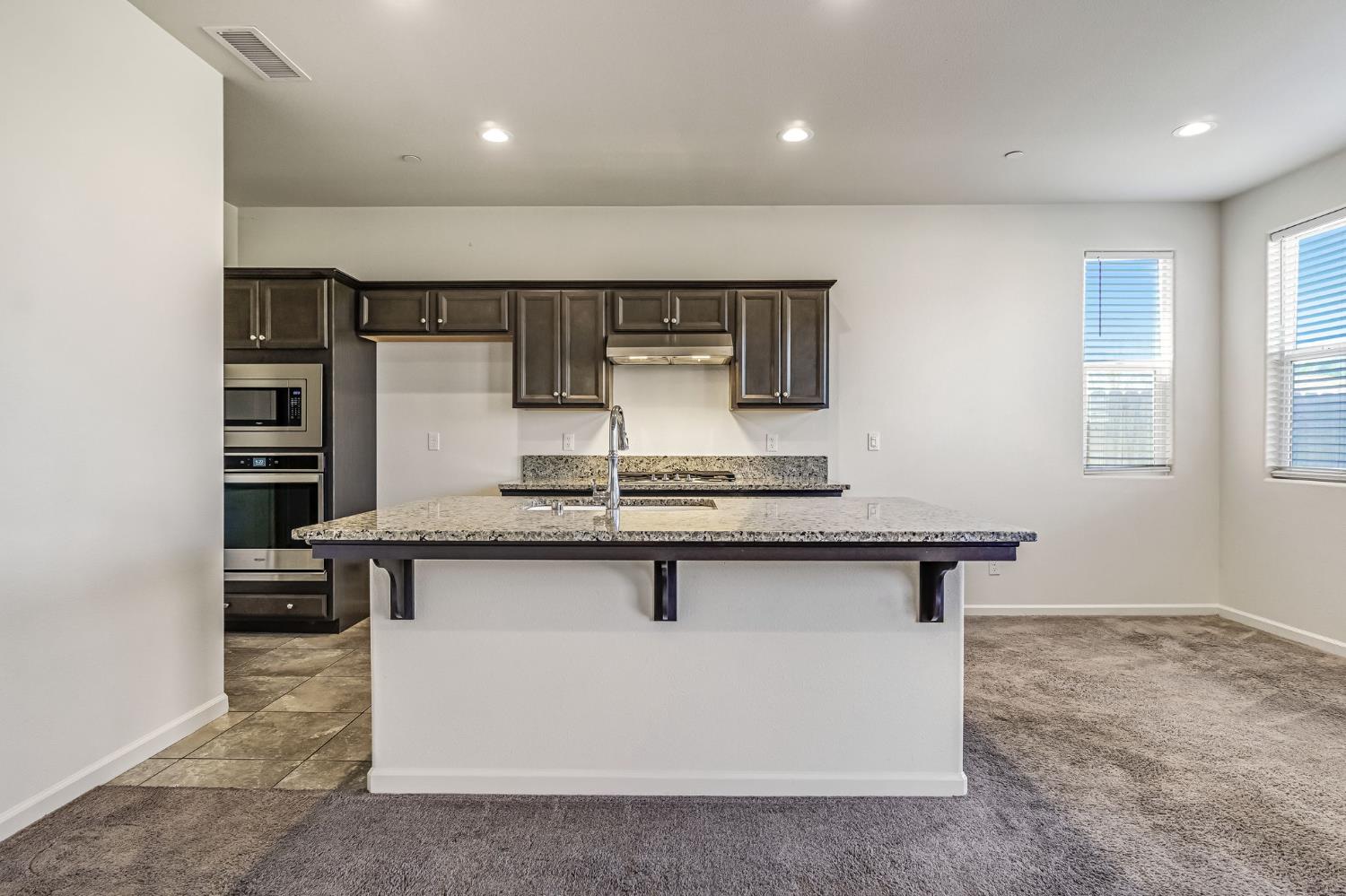 5468 W Santa Barbara Dr, Fresno, CA 93722