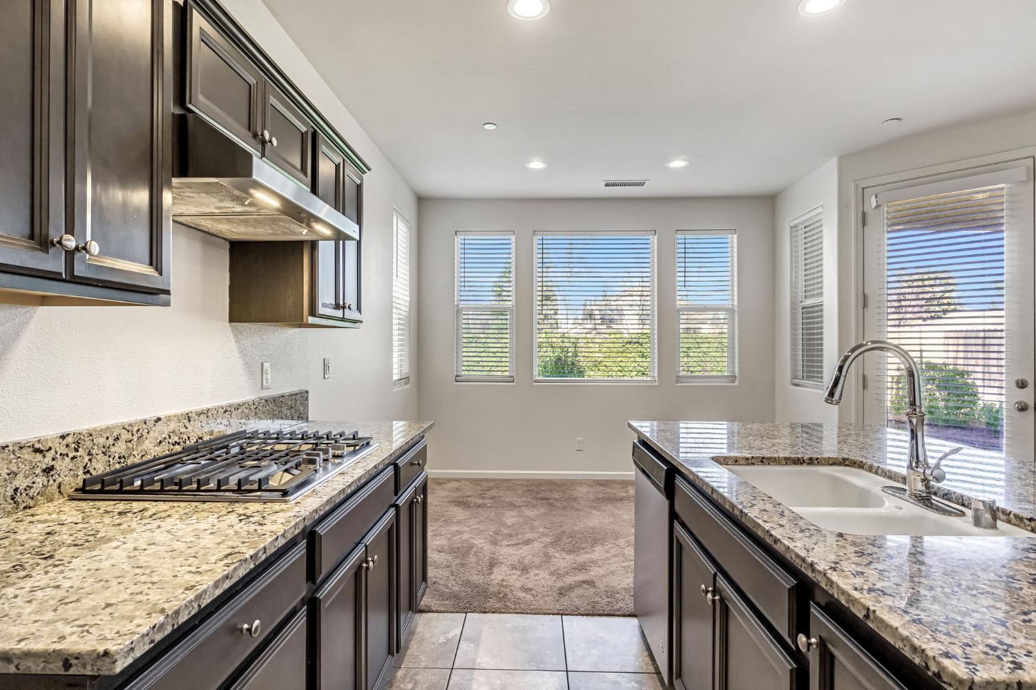 5468 W Santa Barbara Dr, Fresno, CA 93722