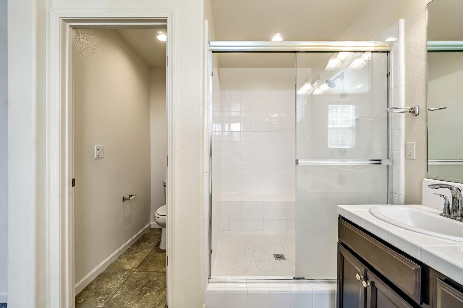 5468 W Santa Barbara Dr, Fresno, CA 93722