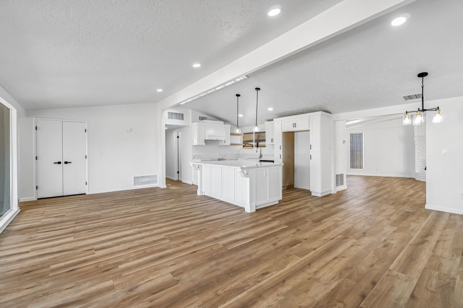 2622 N 2nd St, Fresno, CA 93703