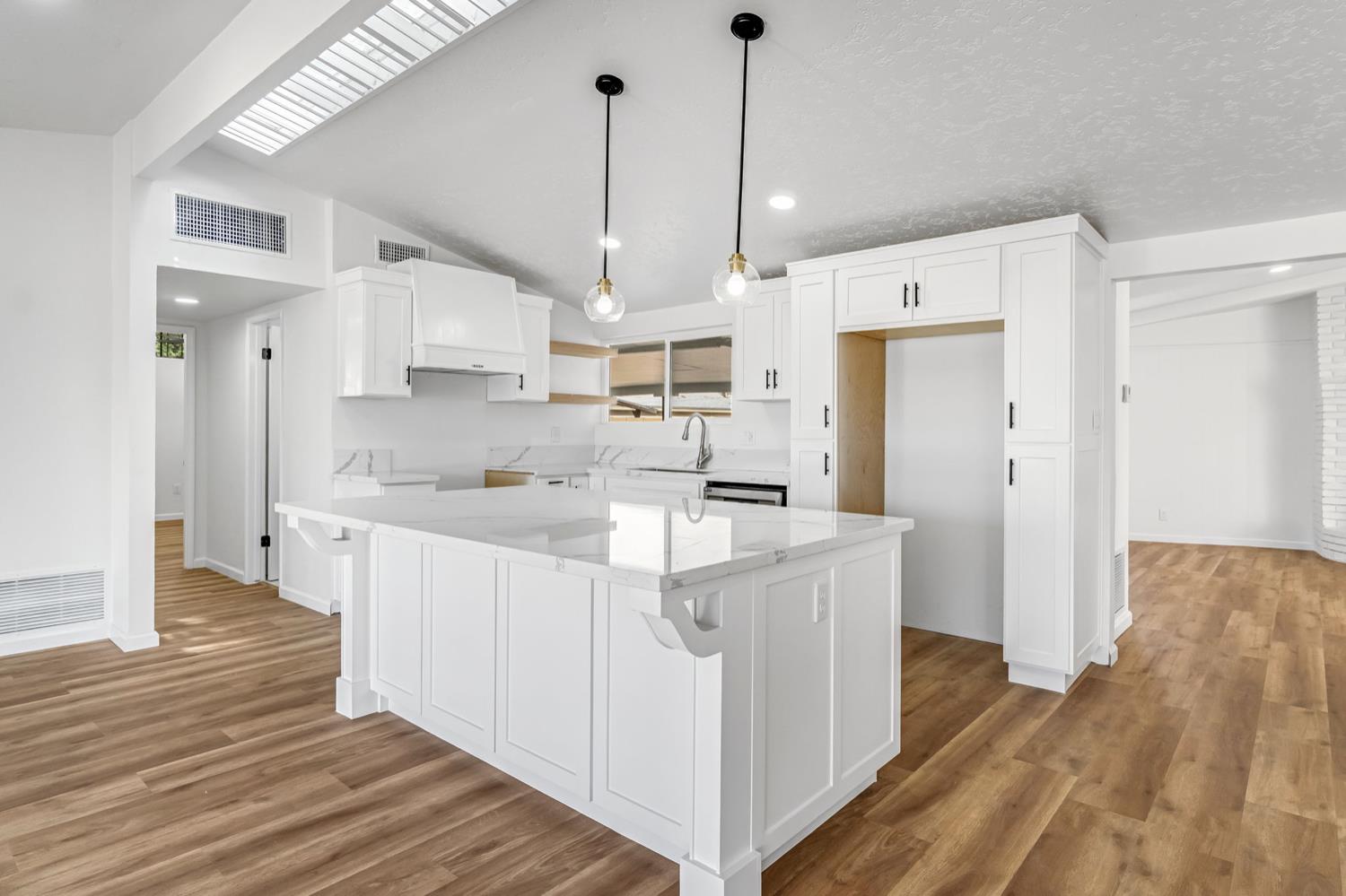 2622 N 2nd St, Fresno, CA 93703