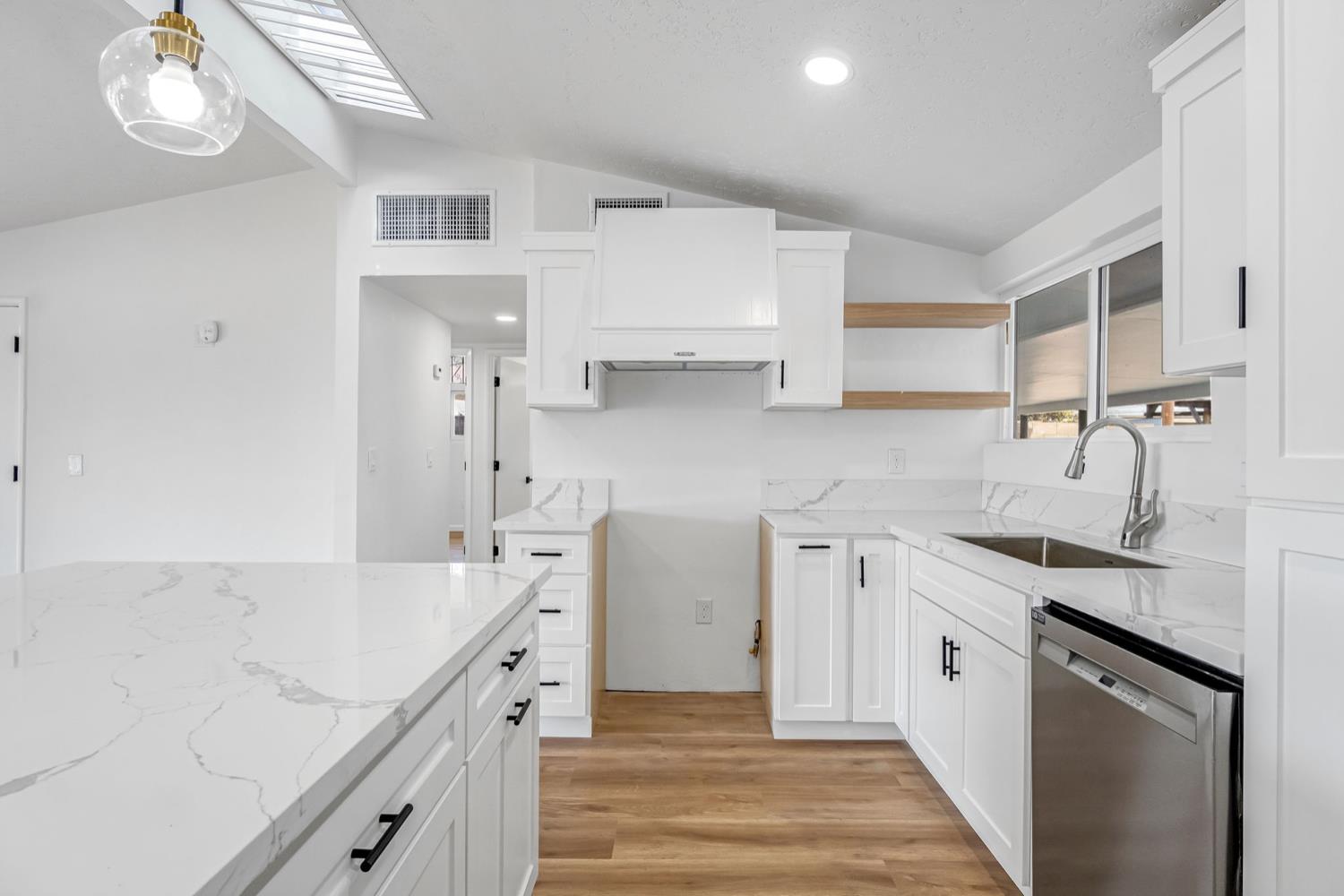 2622 N 2nd St, Fresno, CA 93703