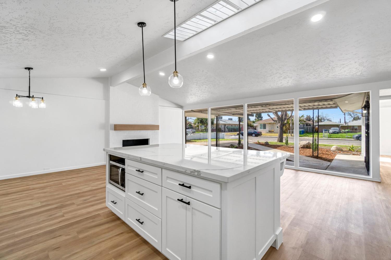 2622 N 2nd St, Fresno, CA 93703