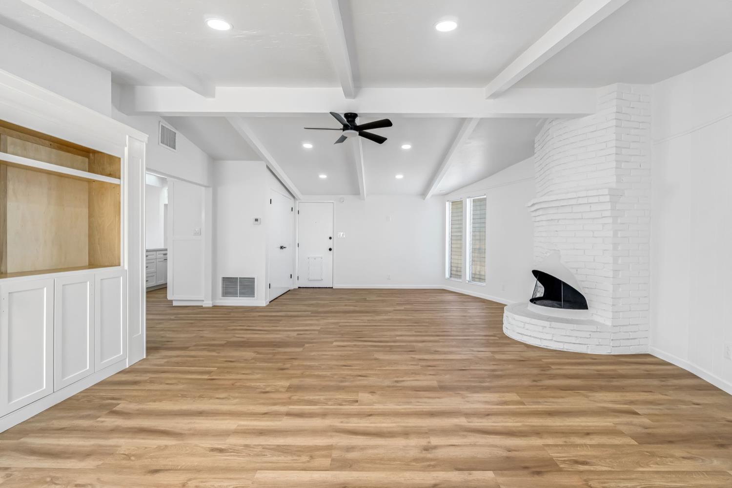 2622 N 2nd St, Fresno, CA 93703