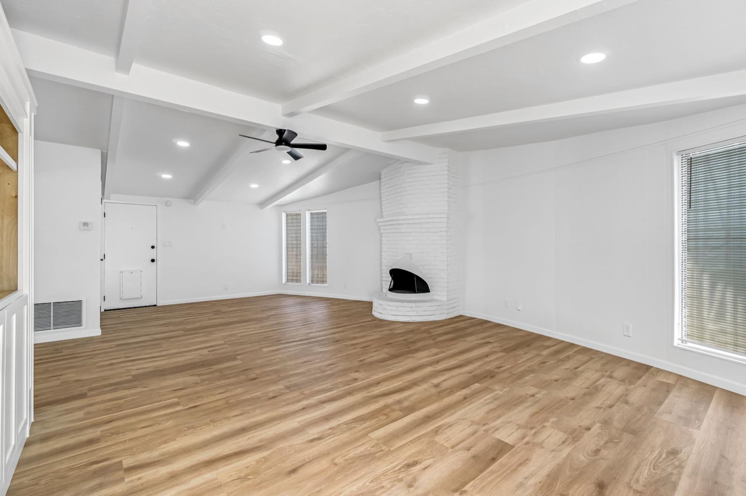 2622 N 2nd St, Fresno, CA 93703