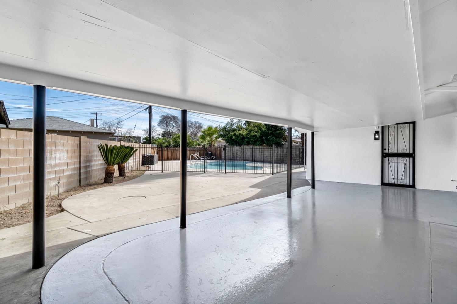 2622 N 2nd St, Fresno, CA 93703