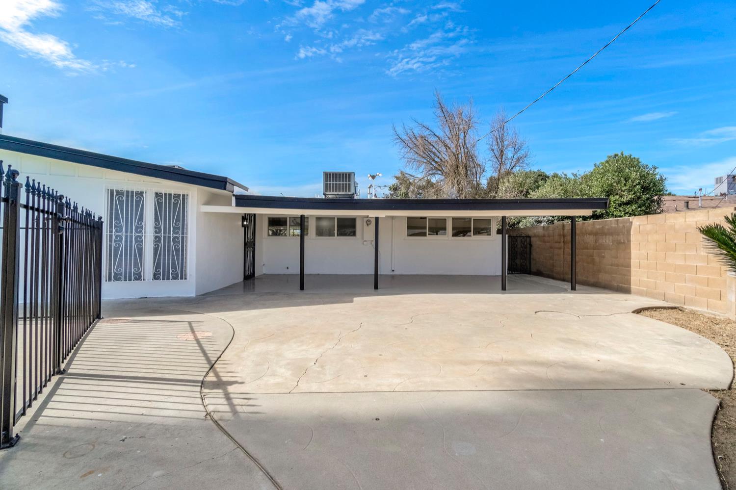 2622 N 2nd St, Fresno, CA 93703