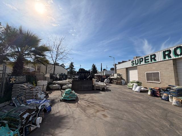 1920 W Belmont Ave, Fresno, CA 93728