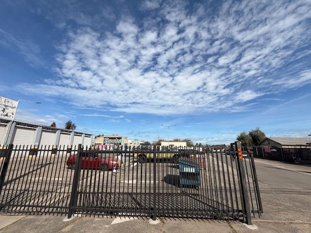 1920 W Belmont Ave, Fresno, CA 93728