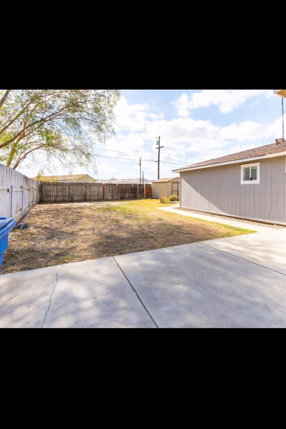 609 College Ave, Coalinga, CA 93210