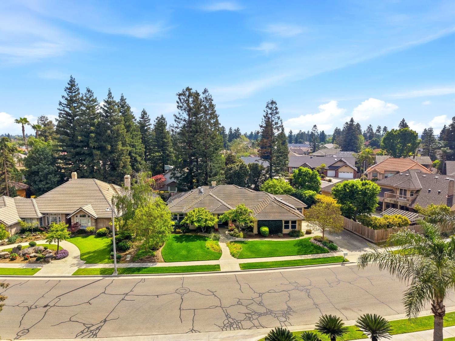 2134 SW Cottonwood Cir, Visalia, CA 93277