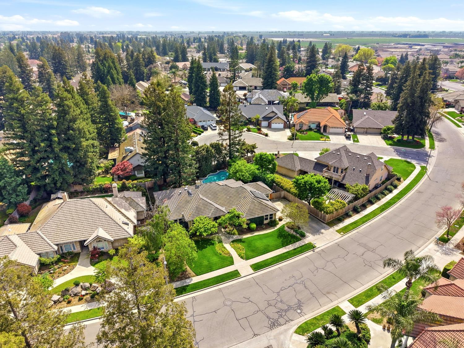 2134 SW Cottonwood Cir, Visalia, CA 93277