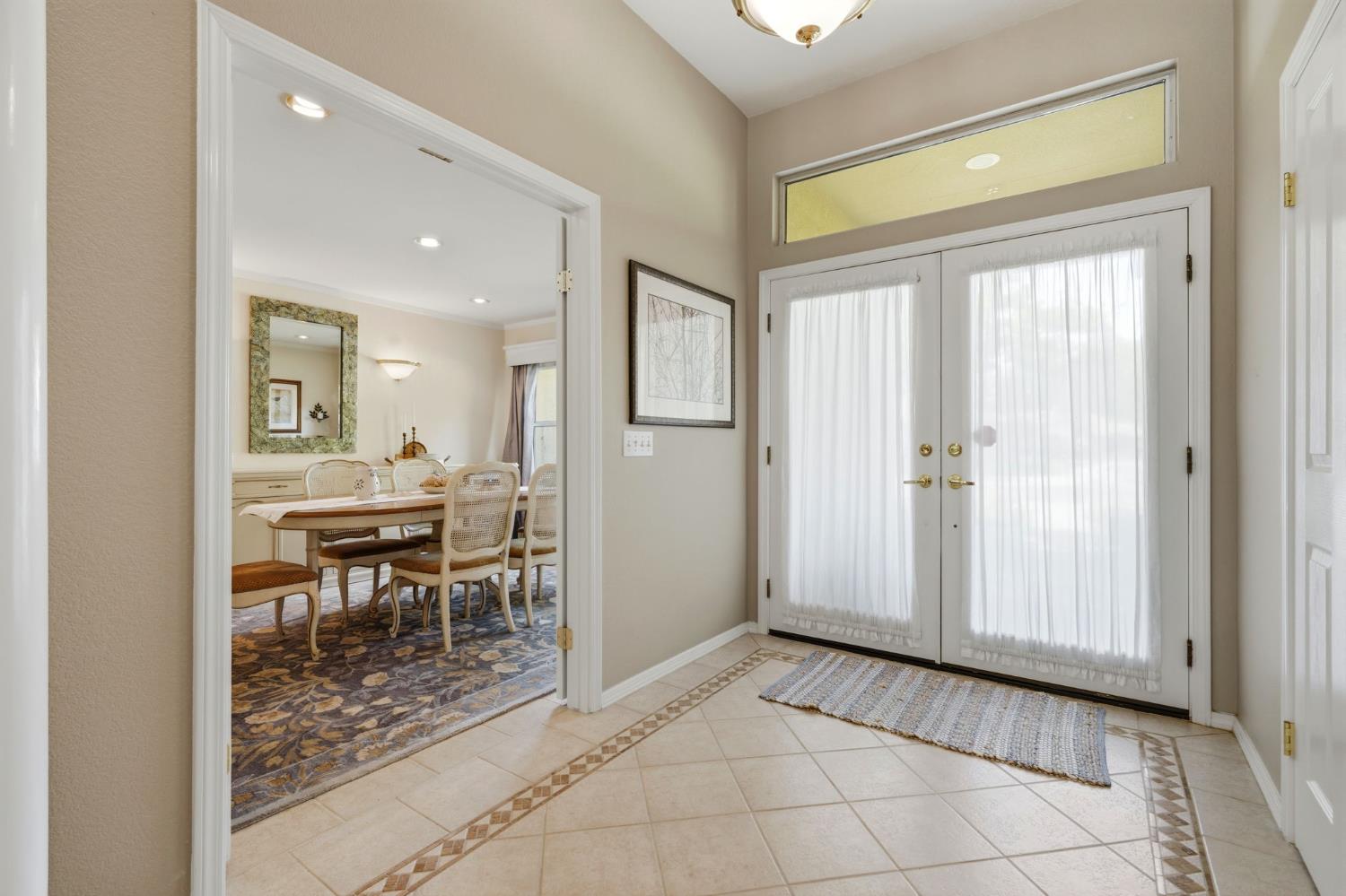 2134 SW Cottonwood Cir, Visalia, CA 93277