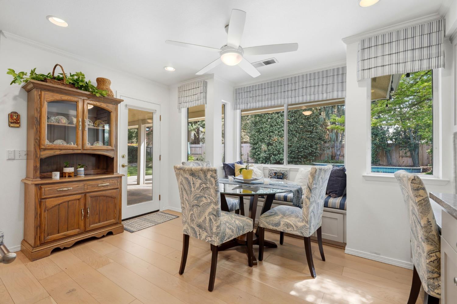 2134 SW Cottonwood Cir, Visalia, CA 93277