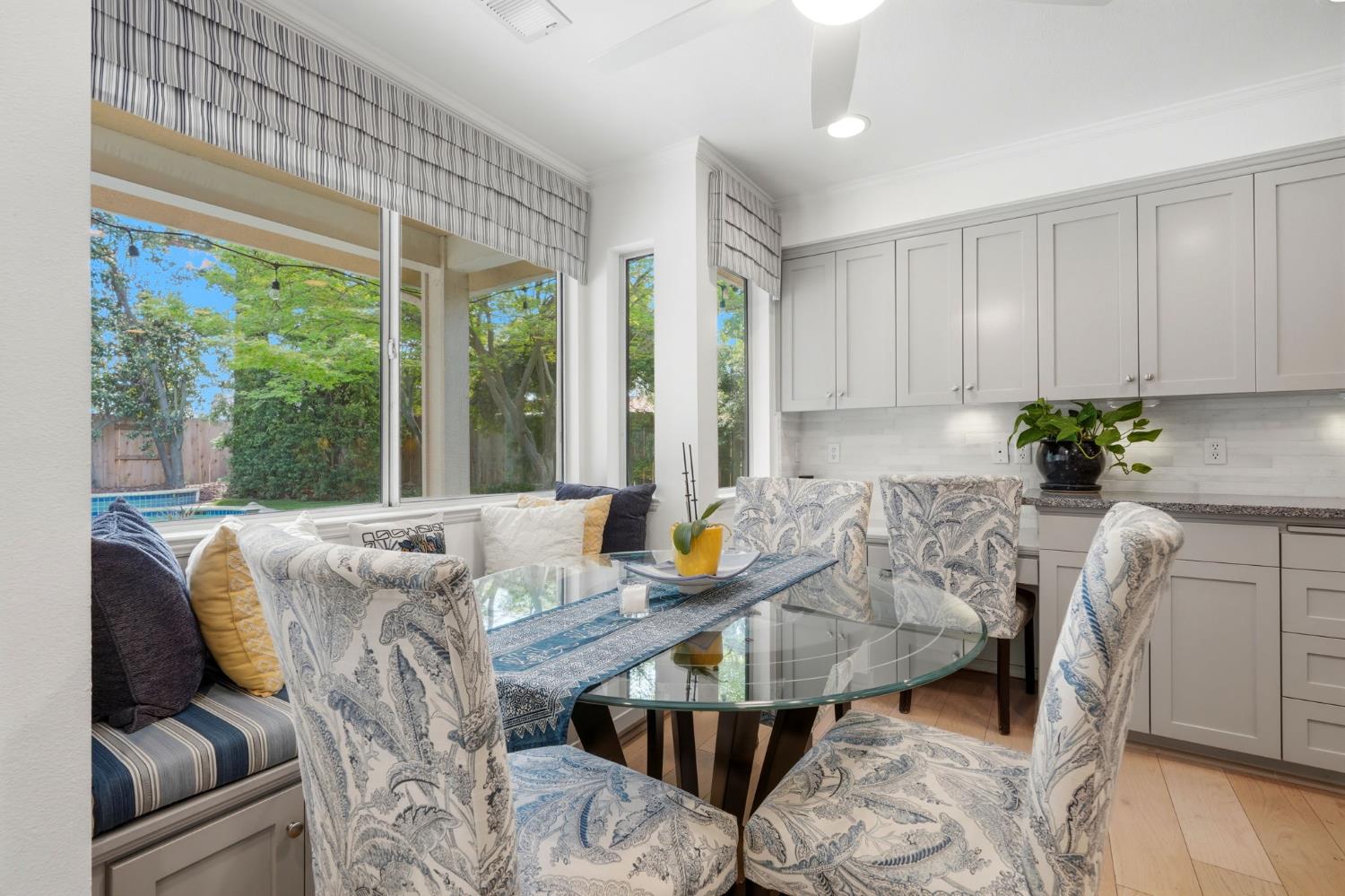 2134 SW Cottonwood Cir, Visalia, CA 93277