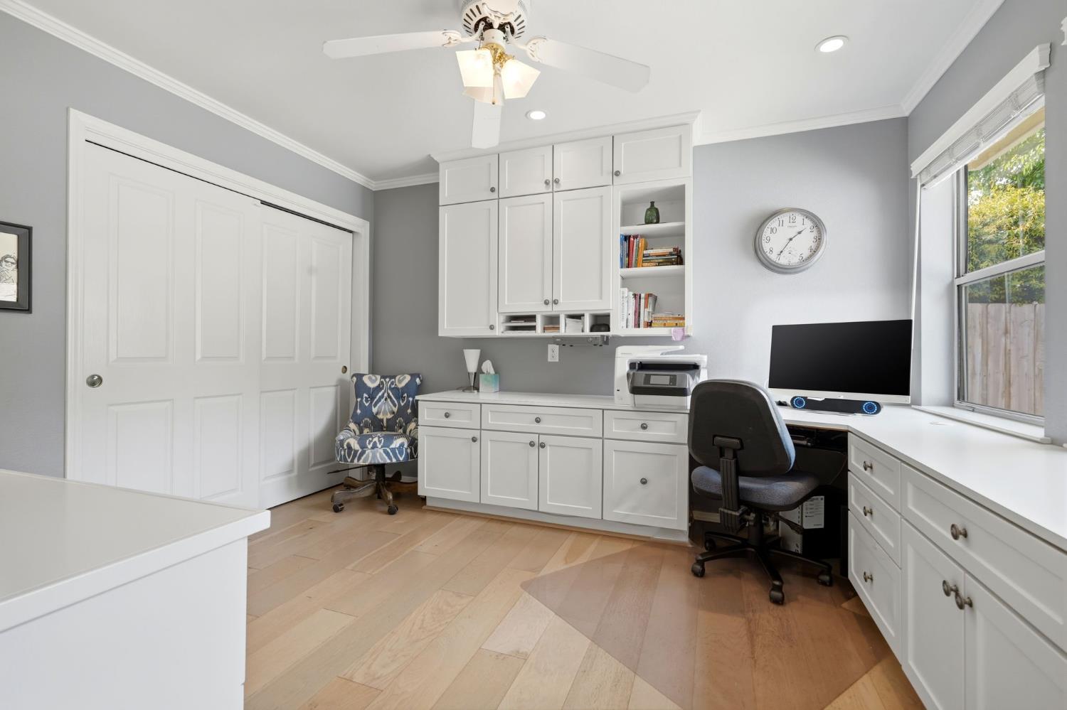 2134 SW Cottonwood Cir, Visalia, CA 93277