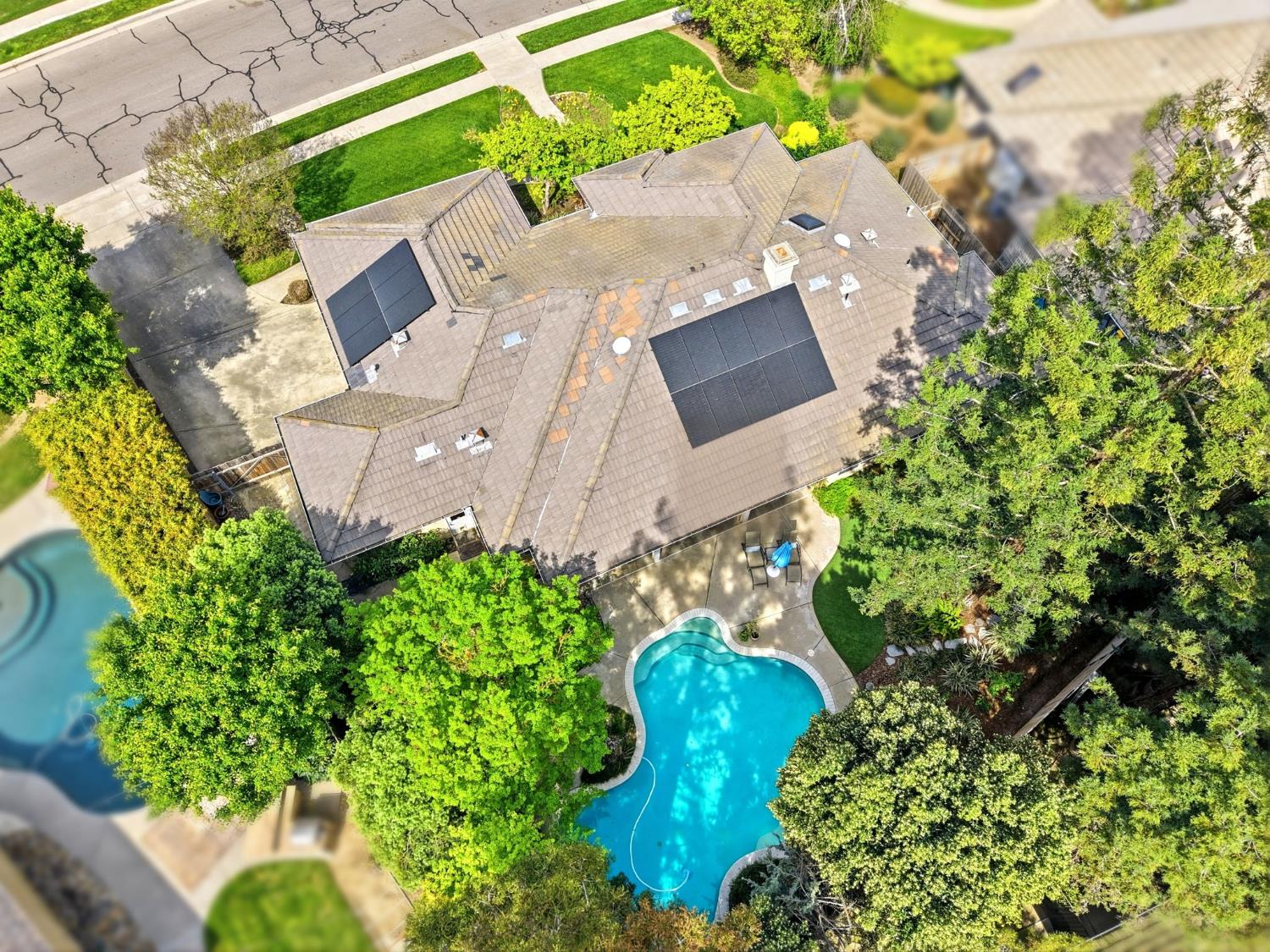 2134 SW Cottonwood Cir, Visalia, CA 93277